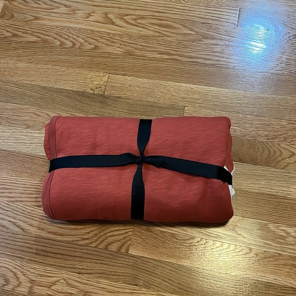 Free People x Tricia Fix Terry Fleece Throw NWT - Picture 8 of 12